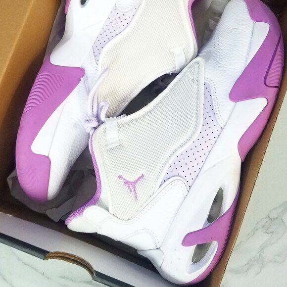 Jordan Max Aura 4 (GS) White/Rush Fuschia Wm Sz 8 - Picture 1 of 8